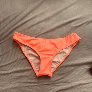Cheeky bikini bottoms 🍑